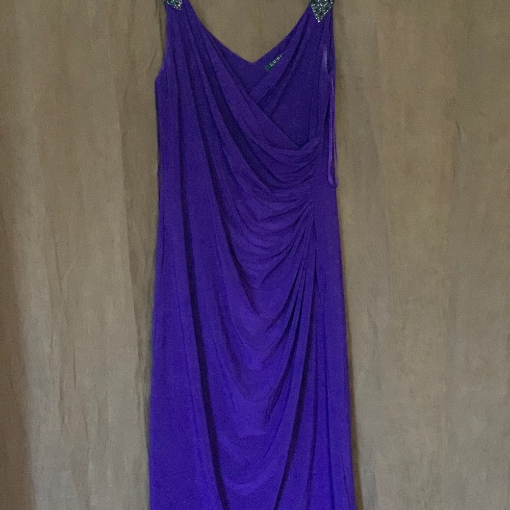 Dress - Picture 3 of 5